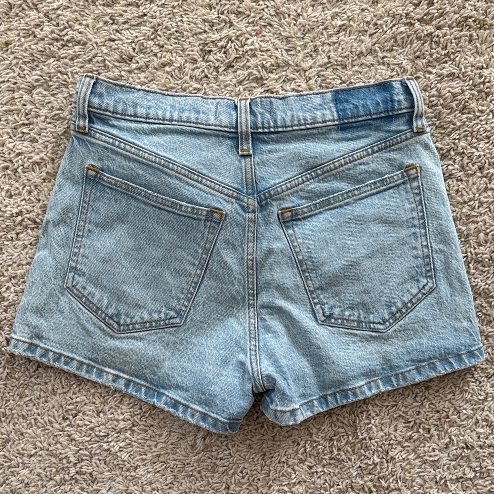 Abercrombie & Fitch The Mom Short High Rise - Picture 3 of 3
